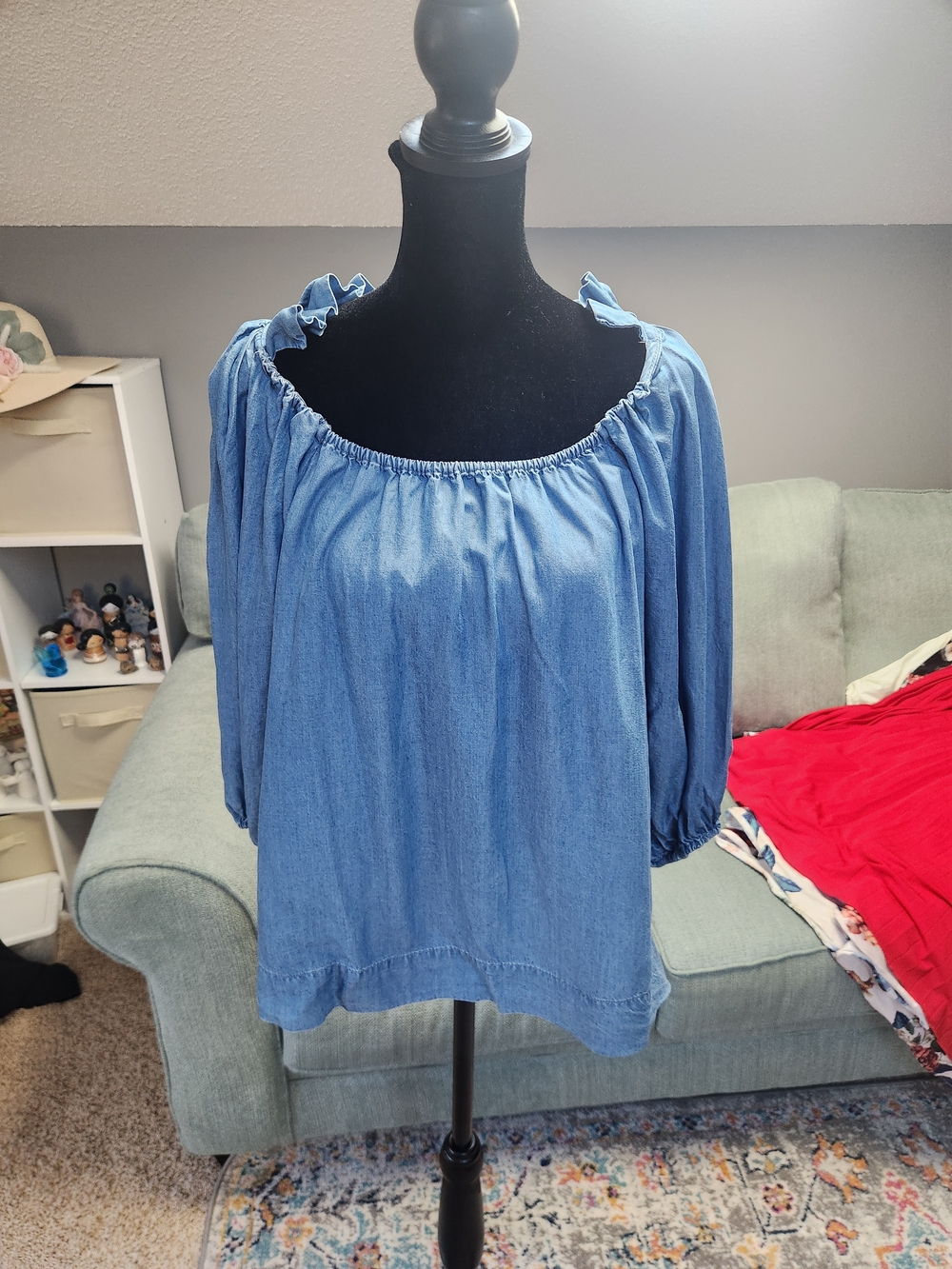 ON 34th Women’s Light Blue  Chambray Peasant Top Balloon Sleeves Large